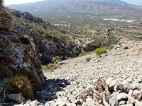 La côte nord de la commune d’Iérapétra en Crète. L'entrée des gorges de Cha près de Monastiraki (auteur Olaf Tausch). Cliquer pour agrandir l'image.