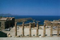 L'acropole de Lindos à Rhodes. Cliquer pour agrandir l'image.