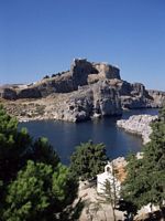 L'acropole de Lindos à Rhodes. Cliquer pour agrandir l'image.