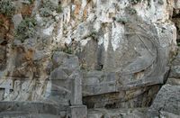 Exèdre de l'acropole de Lindos à Rhodes. Cliquer pour agrandir l'image.