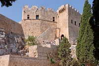 Entrée de la forteresse de Lindos à Rhodes. Cliquer pour agrandir l'image.