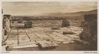 Le palais de Phaistos en Crète. La salle hypostyle de l'aile ouest (auteur Frédéric Boissonnas, 1919). Cliquer pour agrandir l'image.