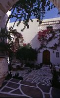 La ville de Naoussa à Paros. L'hôtel Kalypso. Cliquer pour agrandir l'image.