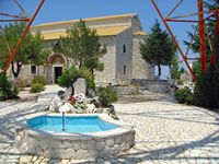 La ville de Nymfes sur l’île de Corfou. Le monastère du Haut Pantokrator (auteur Arkadiusz Markiewicz). Cliquer pour agrandir l'image.
