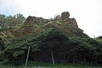 La ville de Pérama en Crète. Ruines du Castello di Milopotamo de Panormos. Cliquer pour agrandir l'image.