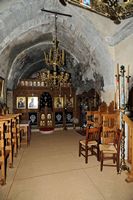 La ville de Pérama en Crète. Intérieur de l'église du monastère du Saint Précurseur à Bali. Cliquer pour agrandir l'image.