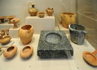 Le musée archéologique de Réthymnon en Crète. Poteries d'époque néo-palatiale de Pera Galini. Cliquer pour agrandir l'image.