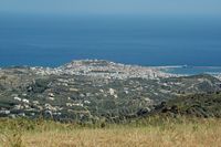 La ville de Réthymnon en Crète. Réthymnon vue depuis Chromonastiri. Cliquer pour agrandir l'image.