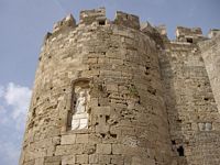 Tour Sainte-Marie des fortifications de Rhodes. Cliquer pour agrandir l'image.