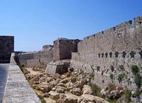 Remparts des fortifications de Rhodes. Cliquer pour agrandir l'image.