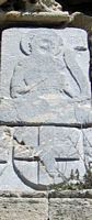 Tragen Sie Saint-Jean der Befestigungen Rhodos, innerer Tür, Flachrelief, das Saint-Jean darstellt. Klicken, um das Bild zu vergrößern.