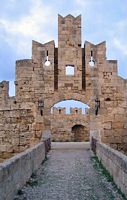 Porte Saint-Paul des fortifications de Rhodes. Cliquer pour agrandir l'image.