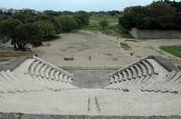 Théâtre antique de Rhodes. Cliquer pour agrandir l'image.