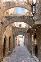 La ville médiévale de Rhodes. Ruelle de Rhodes. Cliquer pour agrandir l'image.