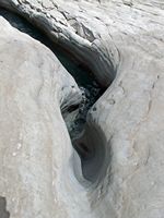 La ville de Sidari sur l’île de Corfou. Érosion de la roche (auteur Kritsolina). Cliquer pour agrandir l'image.