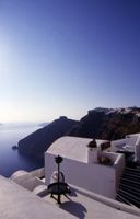La ville de Thira à Santorin. Des toitures. Cliquer pour agrandir l'image.
