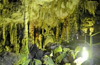Le plateau du Lassithi en Crète. La grotte du Dicté. Cliquer pour agrandir l'image.