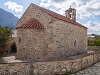 La ville de Viannos en Crète. L'église Saint-Georges à Emparos (auteur C. Messier). Cliquer pour agrandir l'image.