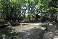 La ville de Vryssès en Crète. Le confluent des rivières à Vryses. Cliquer pour agrandir l'image.