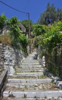 La ville d’Ypsos sur l’île de Corfou. Ruelle du village d'Agios Markos (auteur Marc Ryckaert). Cliquer pour agrandir l'image.