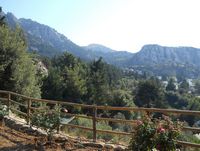 Le mont Dikeos vu depuis le village de Zia à Kos (auteur Cyberchemist). Cliquer pour agrandir l'image dans Flickr (nouvel onglet).