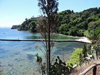 La presqu’île de Kanóni à Corfou. L'embarcadère et la plage d'Analipsi (auteur Dimitris Kamaras). Cliquer pour agrandir l'image dans Flickr (nouvel onglet).