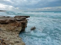 La plage d'Agios Theologos en hiver (auteur giorgos-nes-7). Cliquer pour agrandir l'image dans Flickr (nouvel onglet).