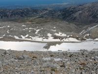 Les Montagnes Blanches en Crète. La région de La Canée vue depuis le mont Psilafi (auteur Giorgos Choudalakis). Cliquer pour agrandir l'image dans Panoramio (nouvel onglet).