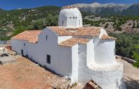 Le village d’Anopoli en Crète. L'église Saint-Jean à Agios Ioannis (auteur Alberto Pedrotti). Cliquer pour agrandir l'image dans Panoramio (nouvel onglet).