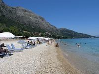 La ville d’Ypsos sur l’île de Corfou. La plage de Barbati (auteur Vlastimil Nemec). Cliquer pour agrandir l'image dans Panoramio (nouvel onglet).