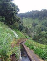 Le village de Monte à Madère. Levada dos Tornos. Cliquer pour agrandir l'image.
