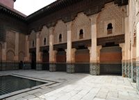 La médersa Ben Youssef à Marrakech au Maroc. Patio. Cliquer pour agrandir l'image dans Adobe Stock (nouvel onglet).