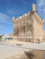 La ville d'Essaouira au Maroc. Fortin abritant la météo. Cliquer pour agrandir l'image.