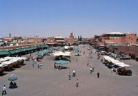 Le quartier de la Médina à Marrakech au Maroc. Place jamaa el fna. Cliquer pour agrandir l'image.