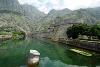 Les fortifications de Kotor au Monténégro. Fortifications de Kotor. Cliquer pour agrandir l'image dans Adobe Stock (nouvel onglet).