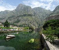 Les fortifications de Kotor au Monténégro. Fortifications de Kotor. Cliquer pour agrandir l'image dans Adobe Stock (nouvel onglet).
