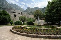 Les fortifications de Kotor au Monténégro. Citadelle de Kotor. Cliquer pour agrandir l'image dans Adobe Stock (nouvel onglet).