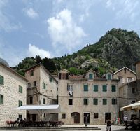 La ville close de Kotor au Monténégro. Place. Cliquer pour agrandir l'image dans Adobe Stock (nouvel onglet).