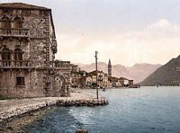Le village de Perast au Monténégro. Carte postale du palais Bujovic en 1900. Cliquer pour agrandir l'image.
