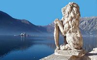 Le village de Perast au Monténégro. Lion du palais Bujovic. Cliquer pour agrandir l'image.