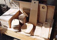 Ginkgo biloba. Bois de ginkgo utilisé pour des planches à découper. Cliquer pour agrandir l'image.