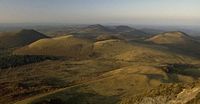 La Chaîne des Puys en Auvergne. le nord de la chaîne des Puys vu depuis le puy de Dôme. Cliquer pour agrandir l'image.