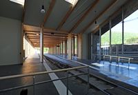 Le train panoramique du Puy de Dôme. Les quais de la gare de départ du Panoramique des Dômes. Cliquer pour agrandir l'image.