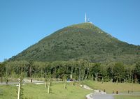 Le train panoramique du Puy de Dôme. Le Puy de Dôme vu depuis le parking. Cliquer pour agrandir l'image.
