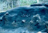 Puy de la Vache. Scories et lave au puy de la Vache. Cliquer pour agrandir l'image.