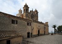 La ville de Petra à Majorque. La façade du sanctuaire de Bonany. Cliquer pour agrandir l'image dans Adobe Stock (nouvel onglet).