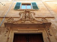 Le quartier de la cathédrale de Palma de Majorque. L'hospice de la Fraternité Saint-Pierre et Saint-Bernard. Cliquer pour agrandir l'image.