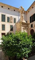 Le quartier de la cathédrale de Palma de Majorque. Le palais épiscopal. Cliquer pour agrandir l'image.