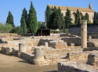 Les ruines de la cité romaine de Pollentia à Majorque. Situation des ruines romaines près de l'église Saint-Jacques (auteur Olaf Tausch). Cliquer pour agrandir l'image.