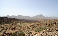 Het Nationaal Park van de Teide in Tenerife. Alto de Guajara gezien vanuit het oogpunt van Tabonal negro. Klikken om het beeld te vergroten in Adobe Stock (nieuwe tab).